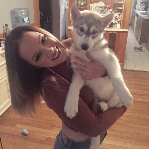 Meet your Posher, Tori - Picture 2 of 2